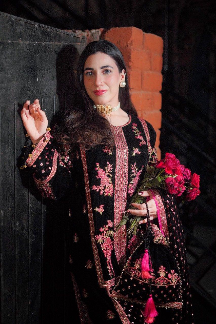 Velvet Heavy Embroidered Unstitched 3 Piece Suit with Sequin Velvet Shawl, Black & Fuchsia (view 4)