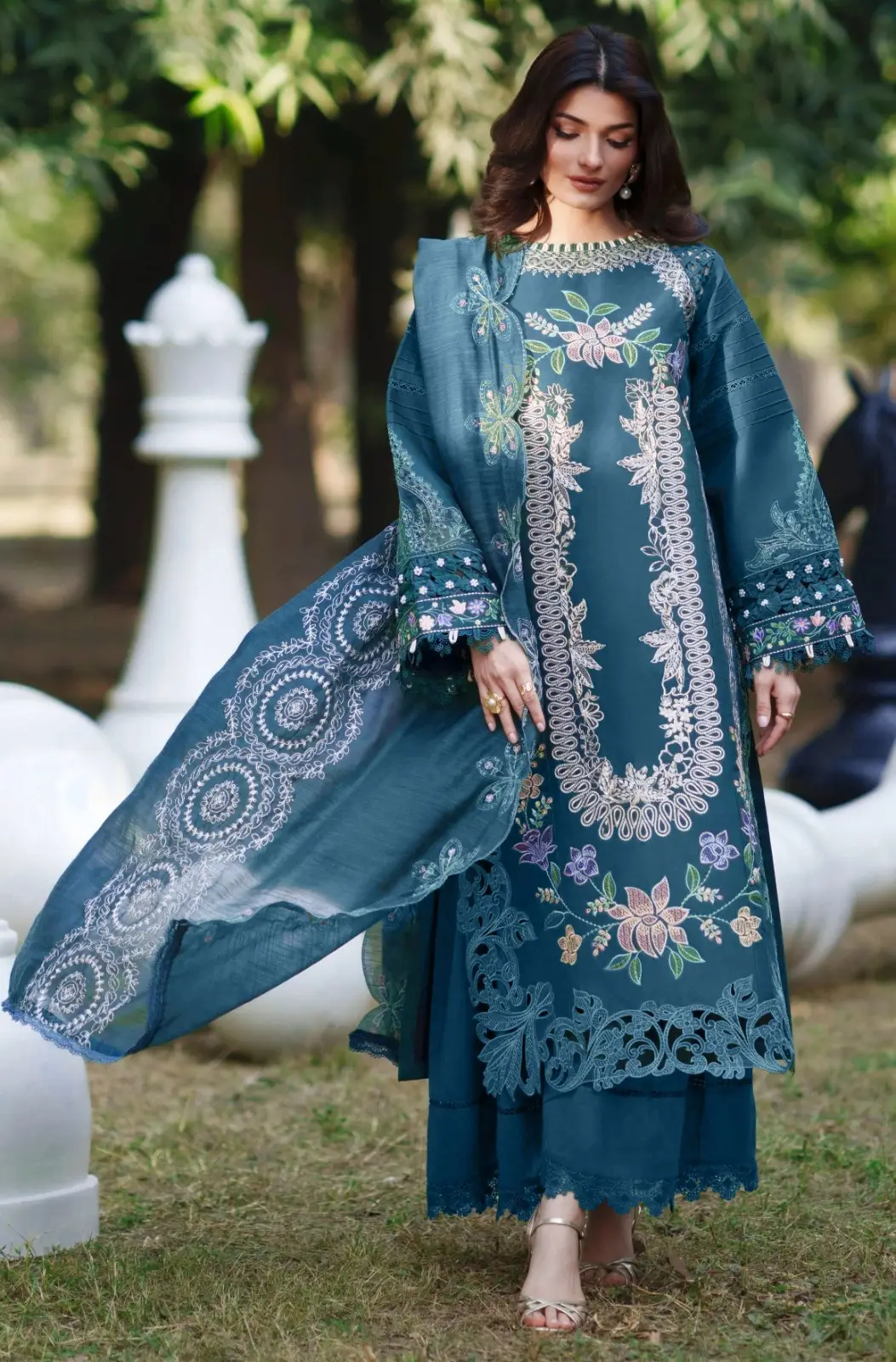 3 Pcs Women's Unstitched Plain Suit — Black & Blue Embroidered Viscose