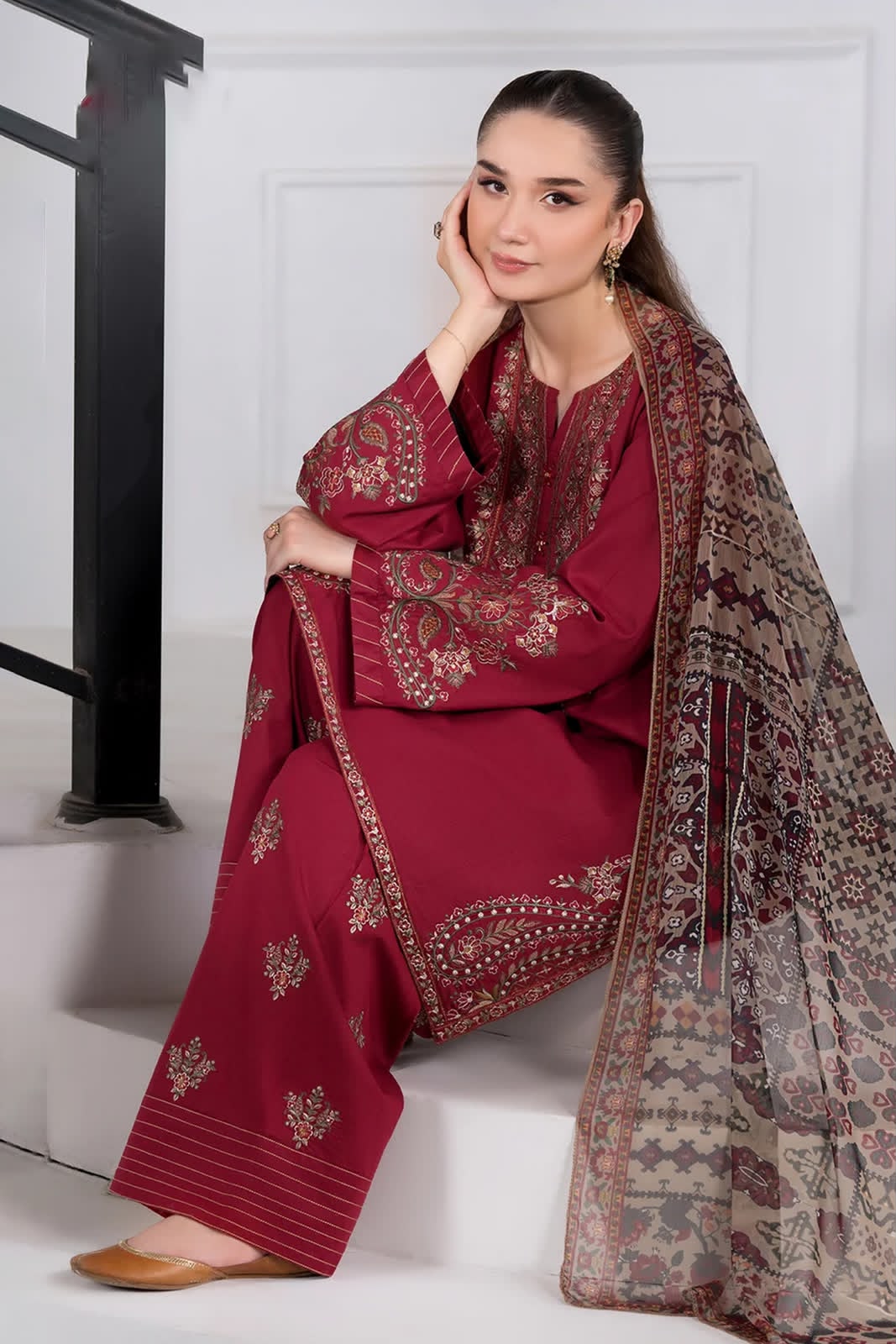 Batik Luxury Embroidered 2026 Fine Quality Dhanak Marina 3-Piece Unstitched Suit with Embroidered Trouser and Printed Shawl (view 4)