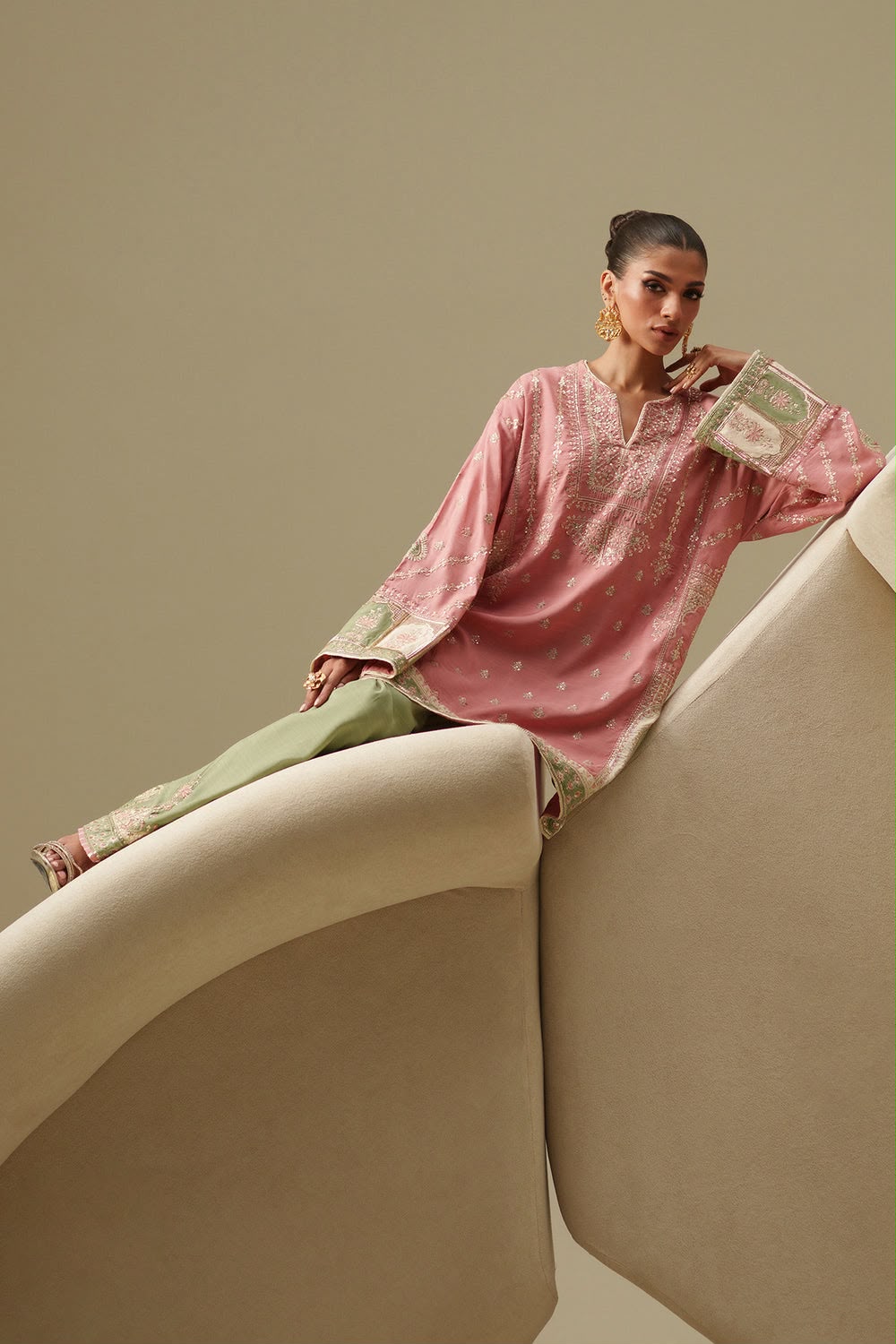 Ethnic Luxury Silk Festive Collection 2026/27 Premium Shamoz Silk Heavy Embroidered 3-Piece Unstitched Suit with Satin Applique Work and Chiffon Dupatta – Rose Pink (view 3)