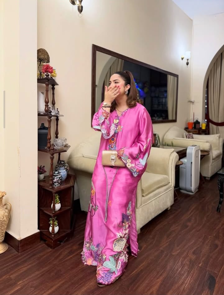 Most Elegant Kaftan Premium Shamoz Silk Multi Thread Embroidered 2-Piece Unstitched Suit – Silk Collection 2026/27 – Pink (view 3)