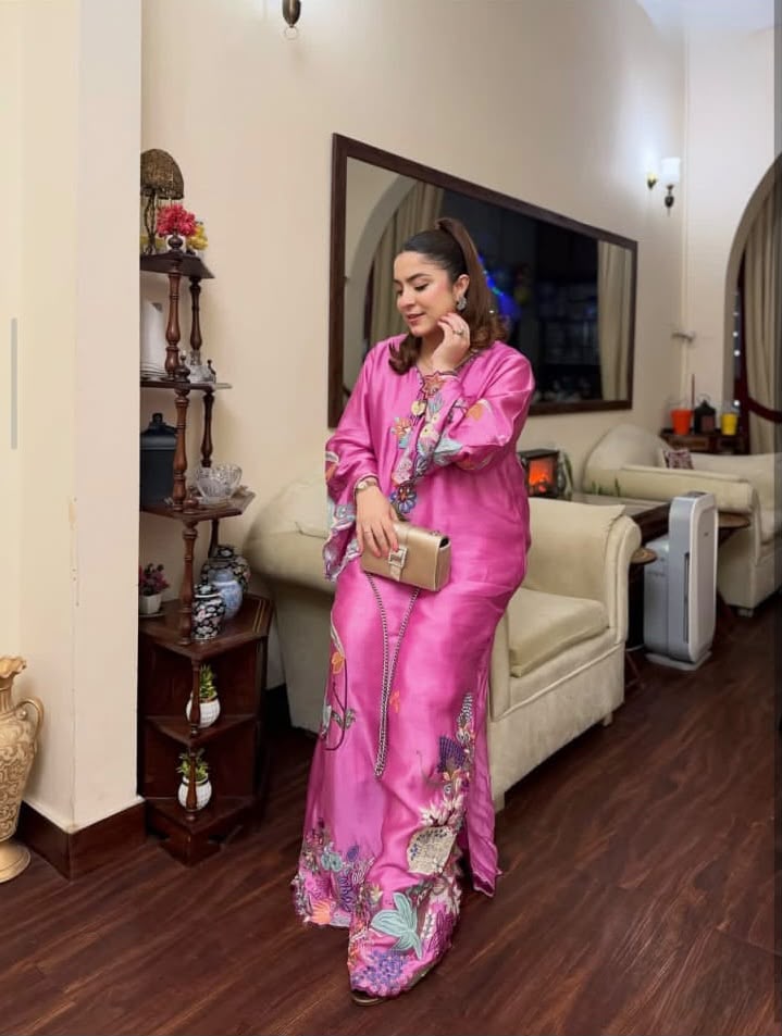 Most Elegant Kaftan Premium Shamoz Silk Multi Thread Embroidered 2-Piece Unstitched Suit – Silk Collection 2026/27 – Pink (view 4)
