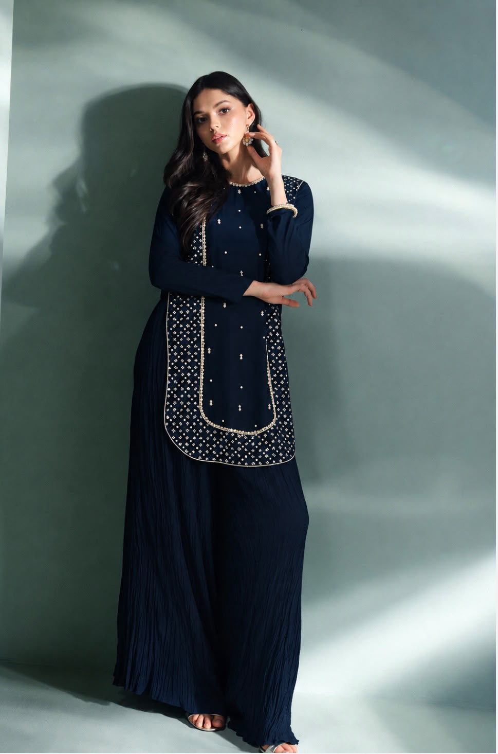 Lulusar Winter Collection 2026 Dhanak Embroidered 3-Piece Unstitched Suit with Digital Printed Shawl – Navy Blue (view 2)