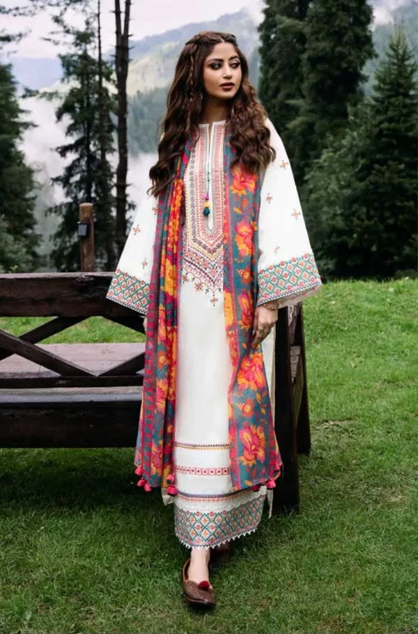 Sapphire Luxury Embroidered 2026 Premium Khaddar 3-Piece Unstitched Suit with Pashmina Printed Shawl – Ivory